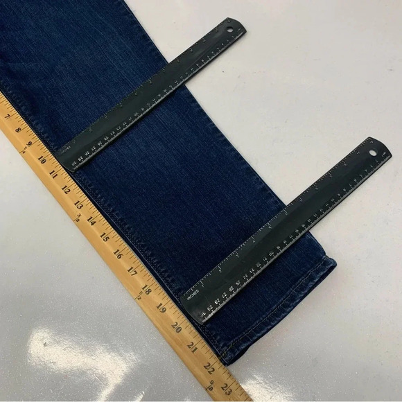 Chicos 0 Jeans Woman 4 Crop Mid Rise Blue Dark Wash Stretch Straight Classic - Picture 11 of 11